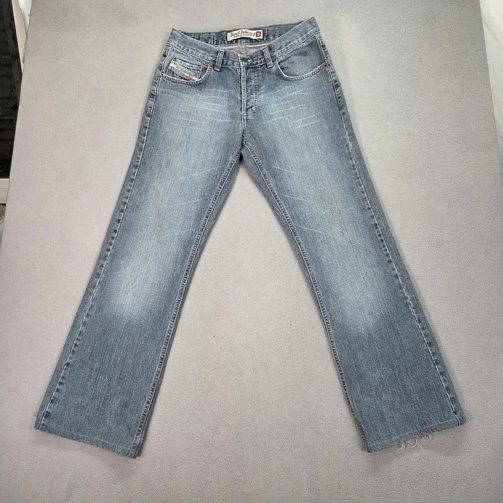 Diesel Jeans Mens Light Blue Straight Button Fly Faint Stains Hem Fits 28x30‎